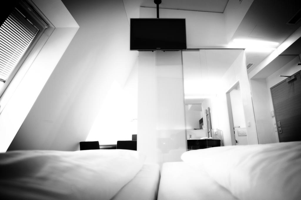 Large Double Room,111968487:JPEG