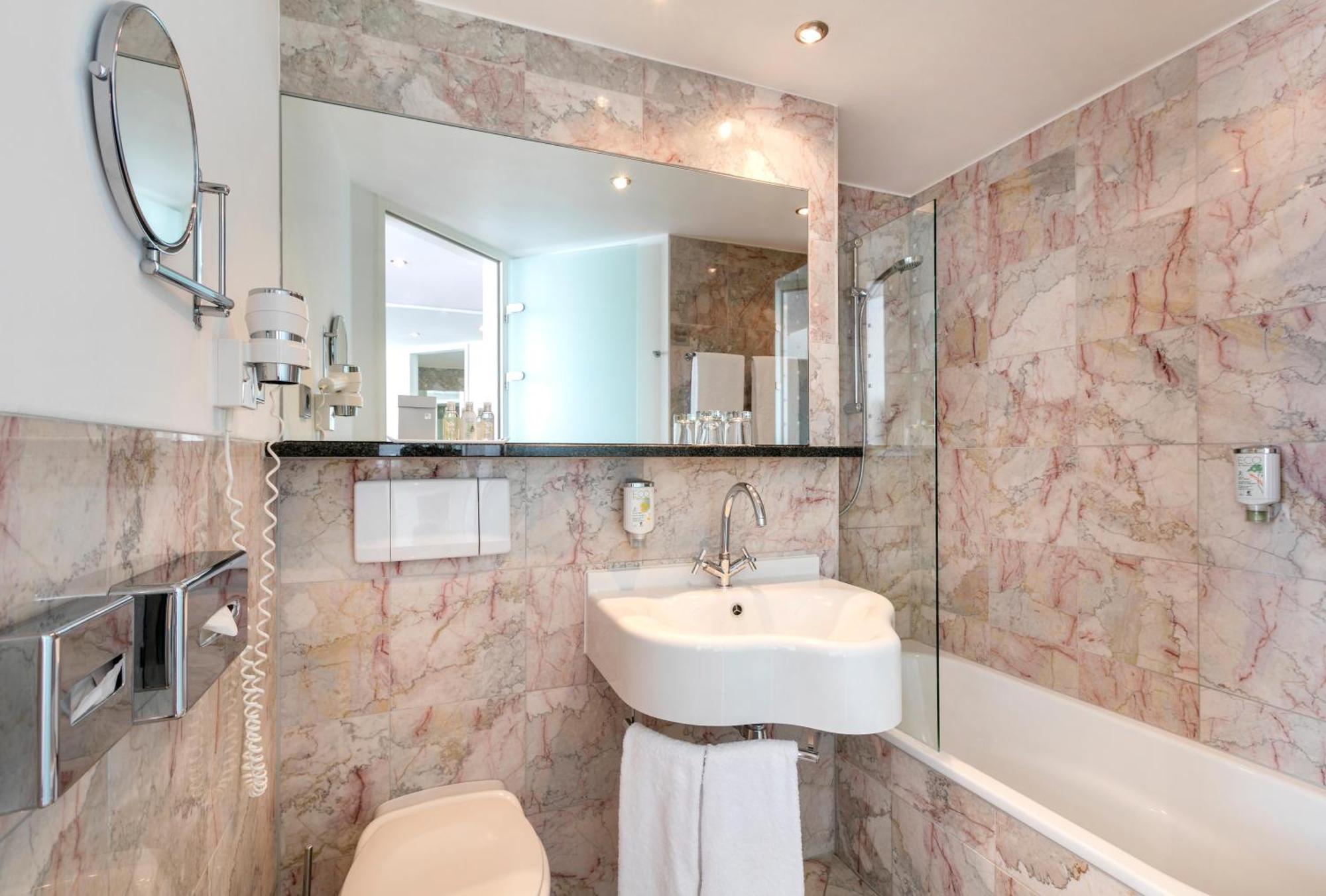 Superior Double or Twin Room Lake View