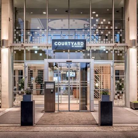 Courtyard By Marriott Linz-3