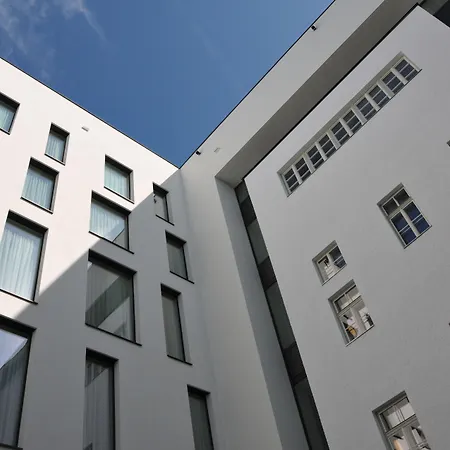 Leonardo Boutique Hotel Linz City Center-3